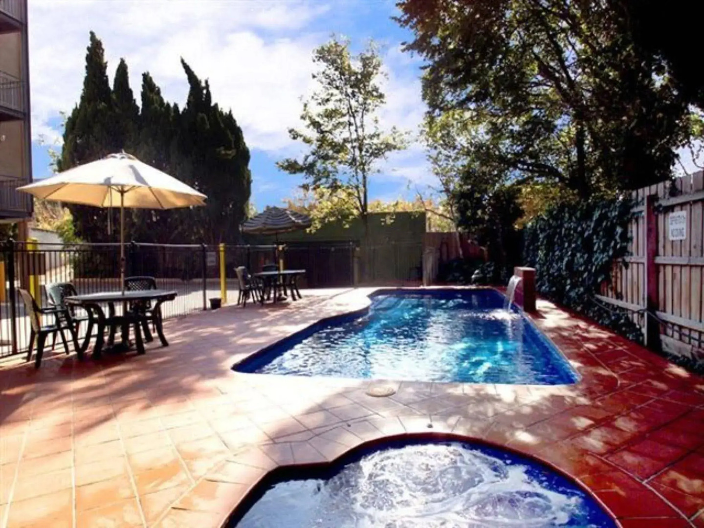 Catani 2 - StayCentral