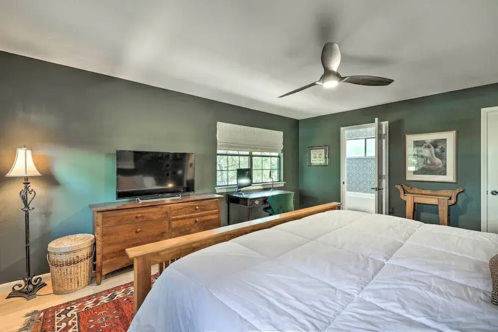 Dripping Springs Cabin w/ Pool, Hill Country Views