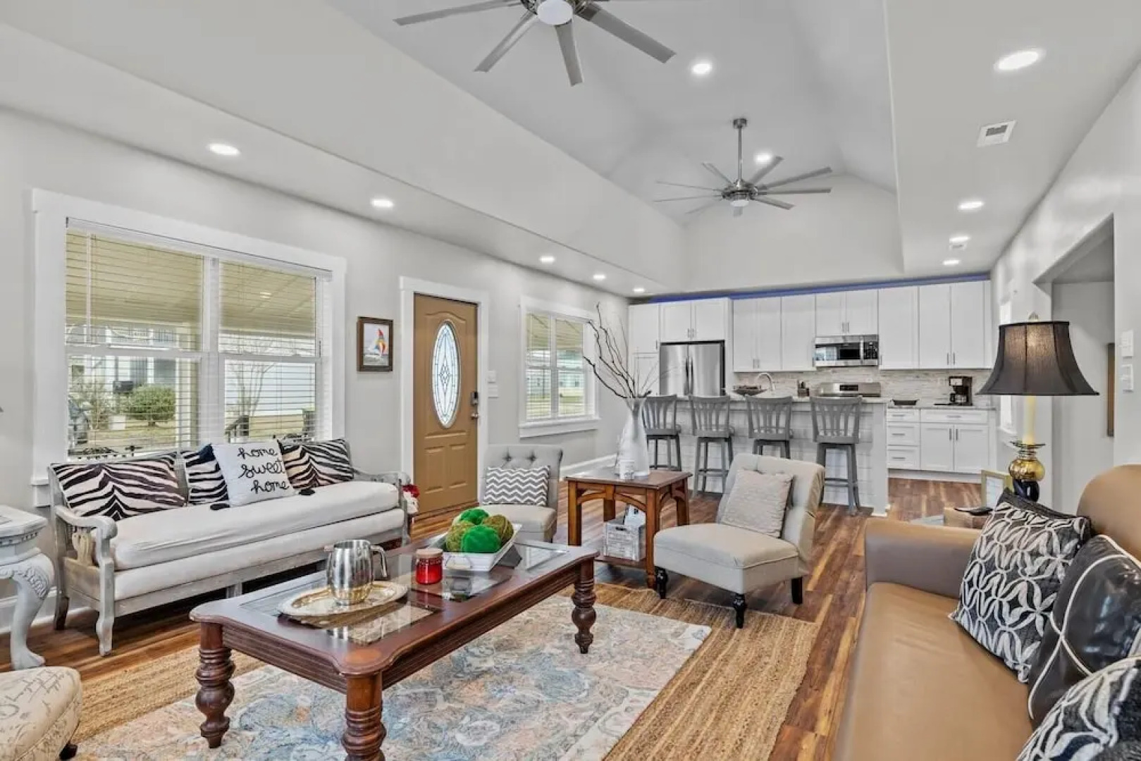 Conch's Point Cottage 2 Bedroom Home by RedAwning