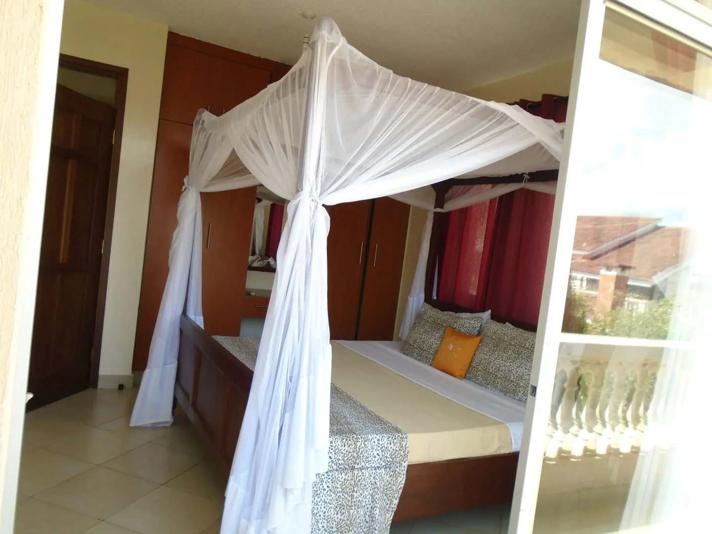 Pawenzi Serviced Apartments