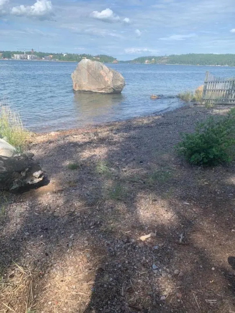 Charmig stuga av rustik stil i Stockholms område