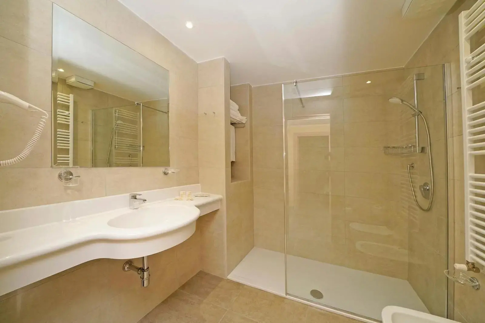 Residence Dany Appartamenti Con Cucina Vista Lago Piscina E Parcheggio