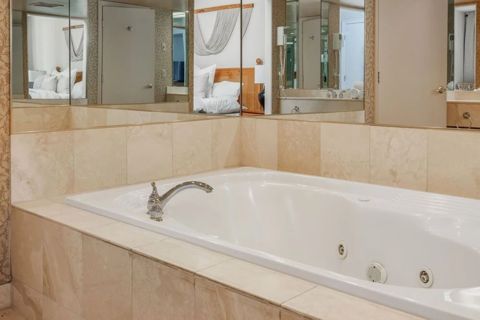 Horseshoe Valley Suites - The Sierra