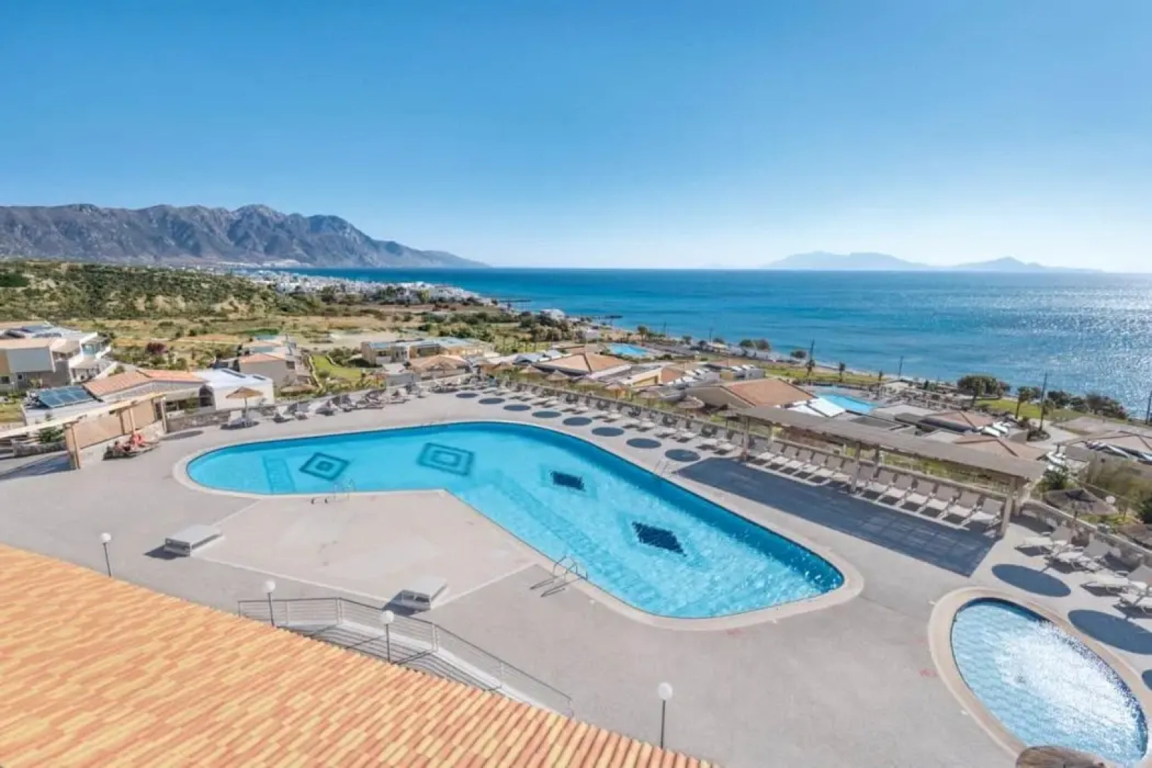 Grand Blue Beach Hotel