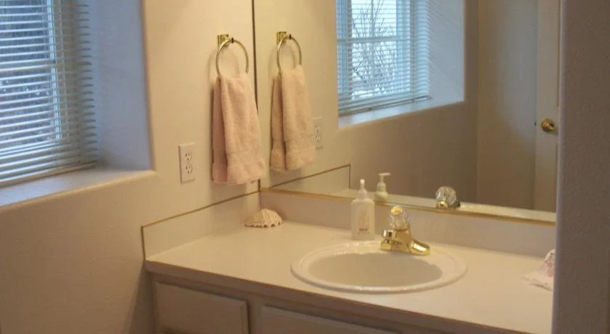 River Cove Elegant Waterfront Bed & Breakfast