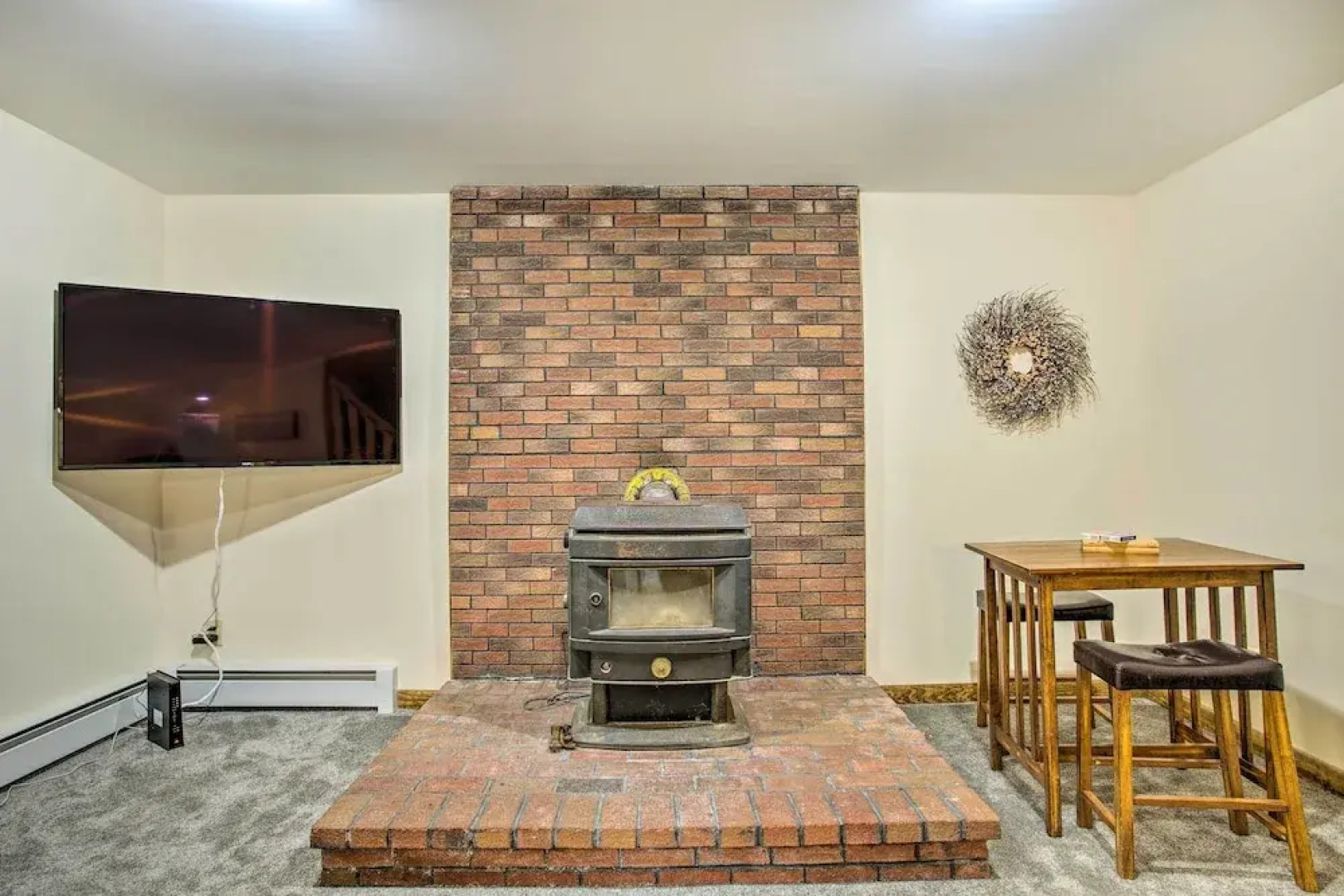 Pet-friendly Gilford Home: 3 Mi to Gunstock & Lake