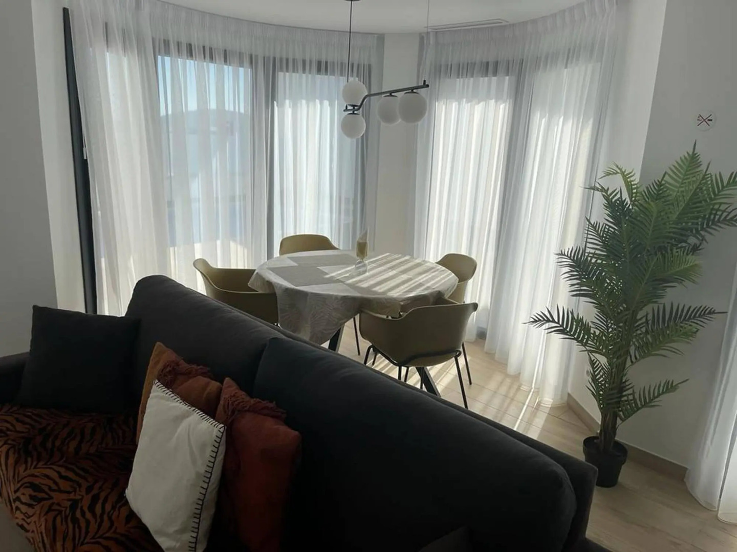 Modern holiday home in Finestrat with sea views