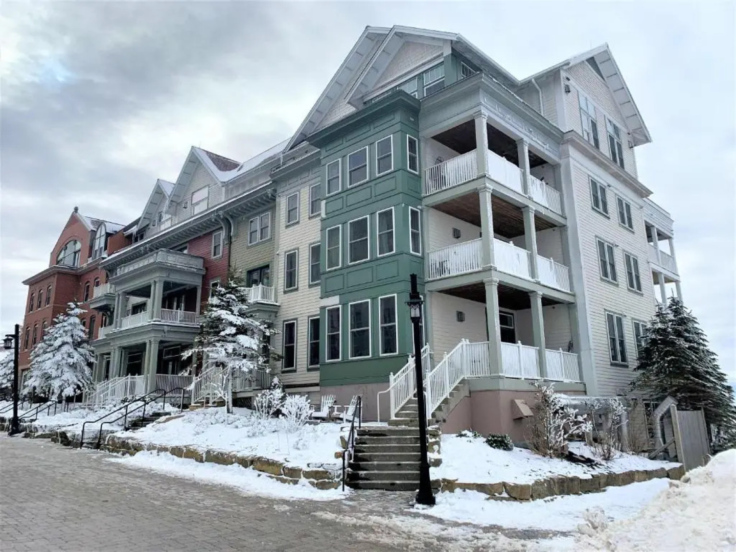 Seneca Unit 320 Deluxe Seneca 2 Bedroom, 2 Bath Condo