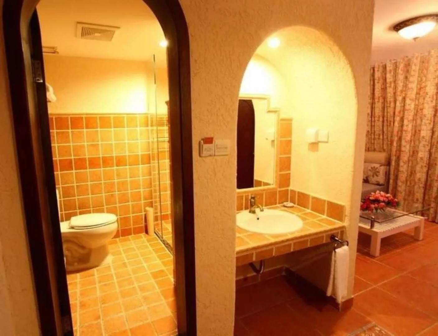 Haikou Yelin Tinghai Hotel (Haikou Bay)