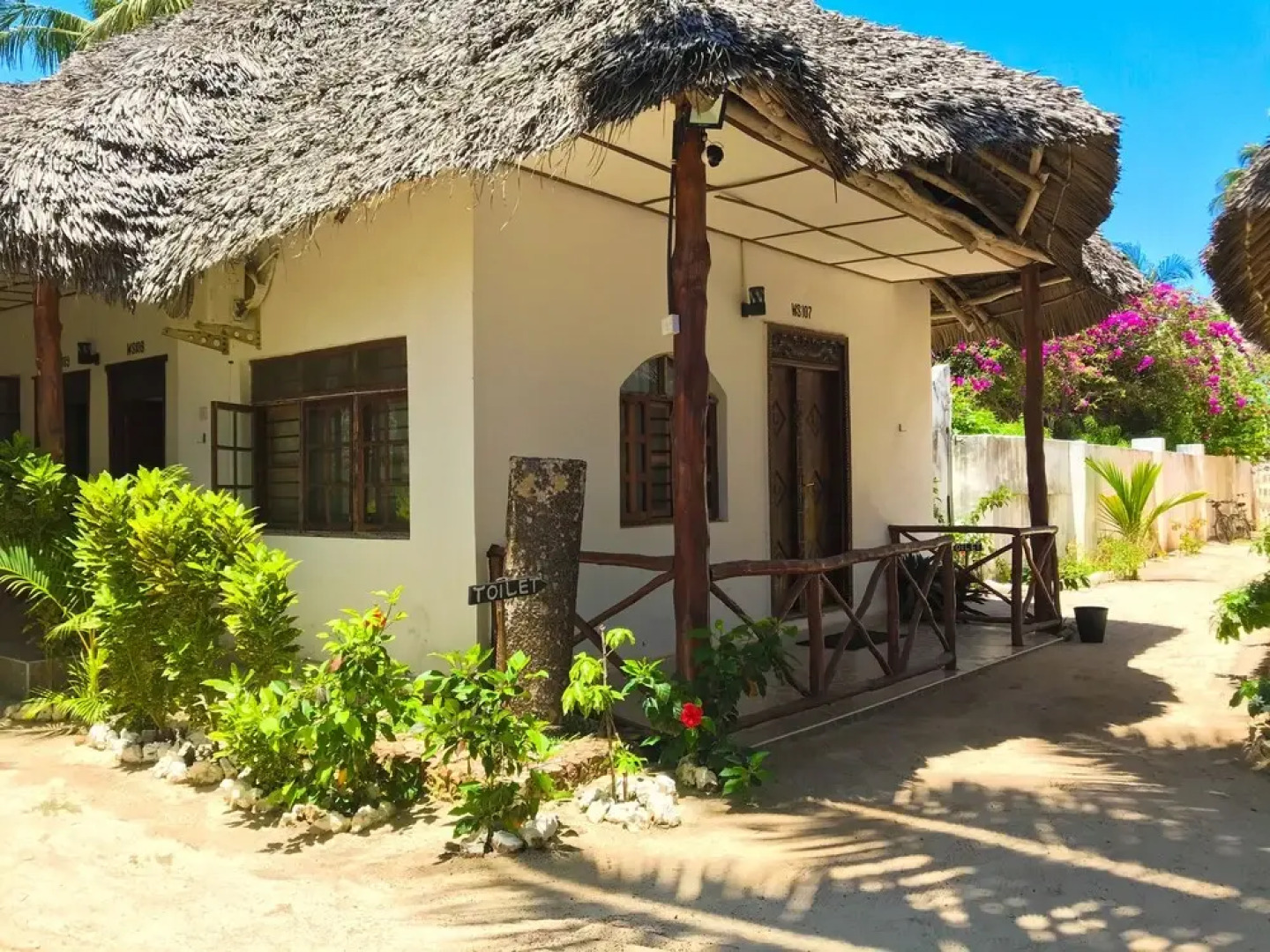 Jambiani White Sands Beach Bungalows