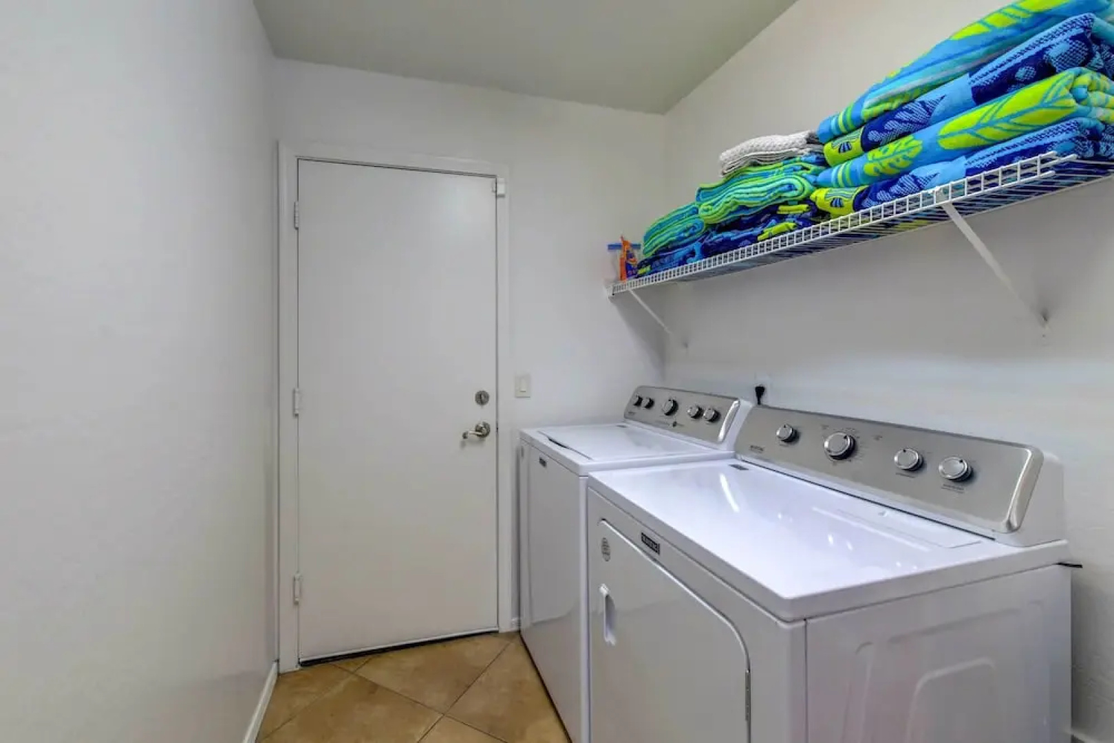 Putting Green, Pool & Spa: Home in Queen Creek!
