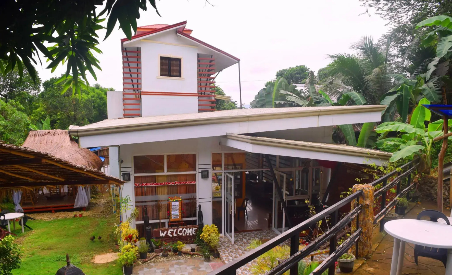 St. John Island View Pensionne