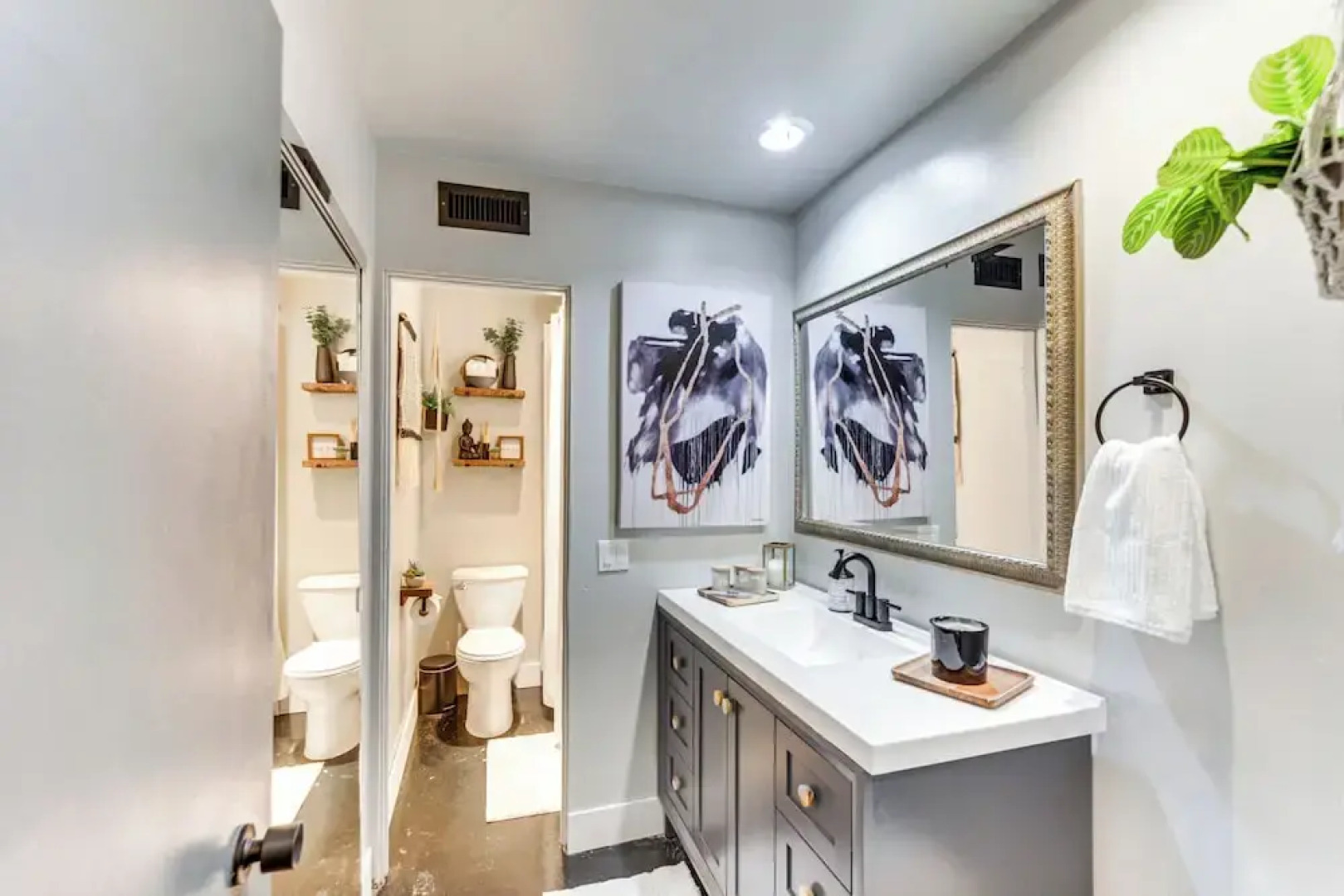 Near Golf: Indian Wells Studio w/ Pool Access