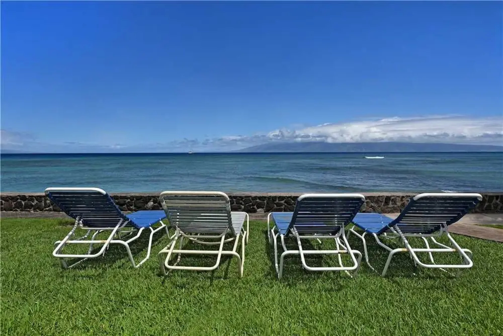 Lokelani #C104 - 1 Br condo by RedAwning