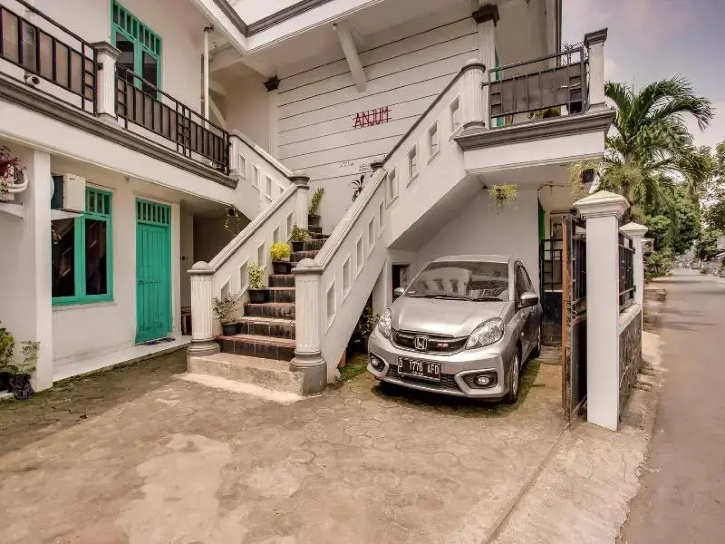 Anjum Residence by OYO Rooms