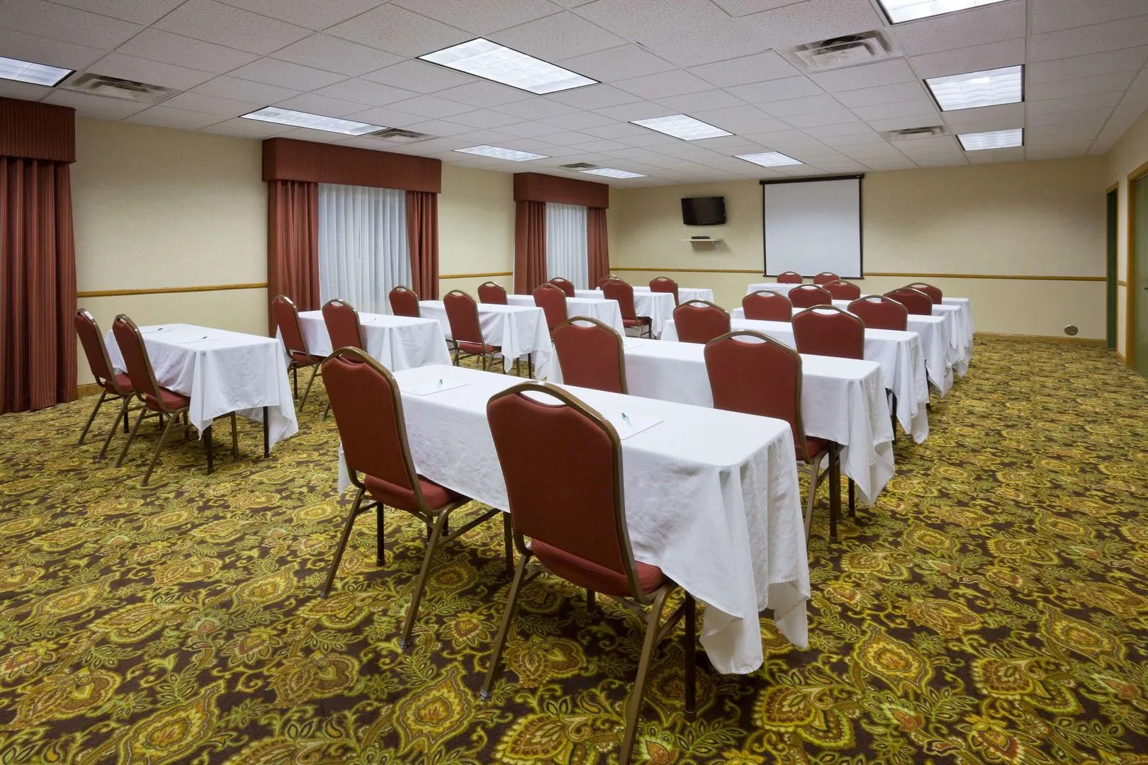 Country Inn & Suites by Radisson, Watertown, SD