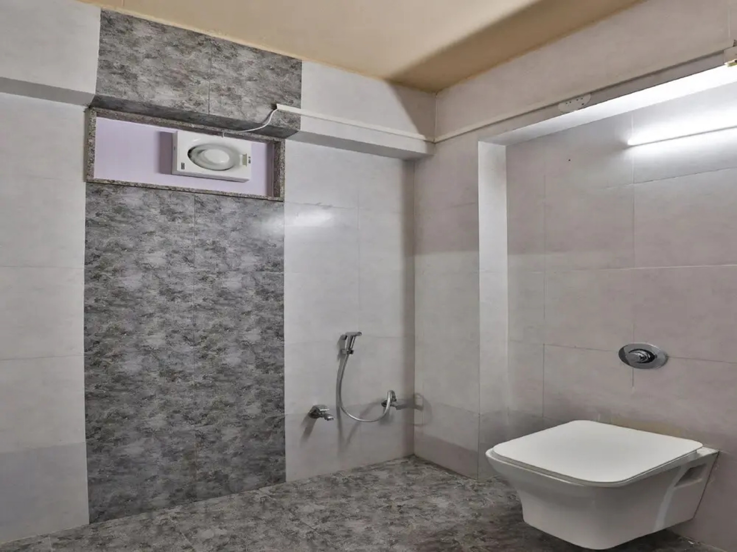 OYO 29155 Village Hotel