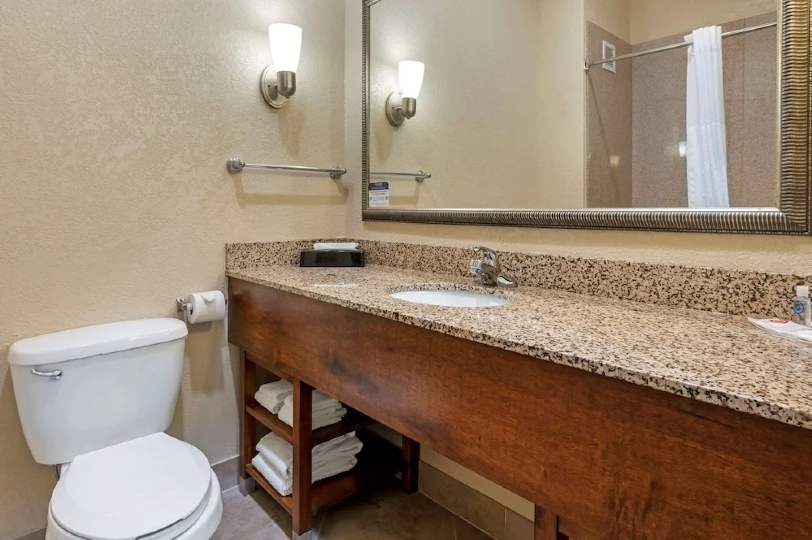 Comfort Suites