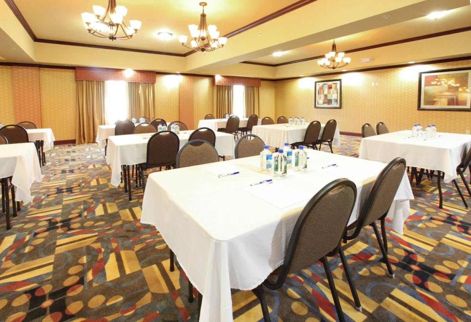 Holiday Inn Express Suites Van Buren-Ft Smith Area by IHG
