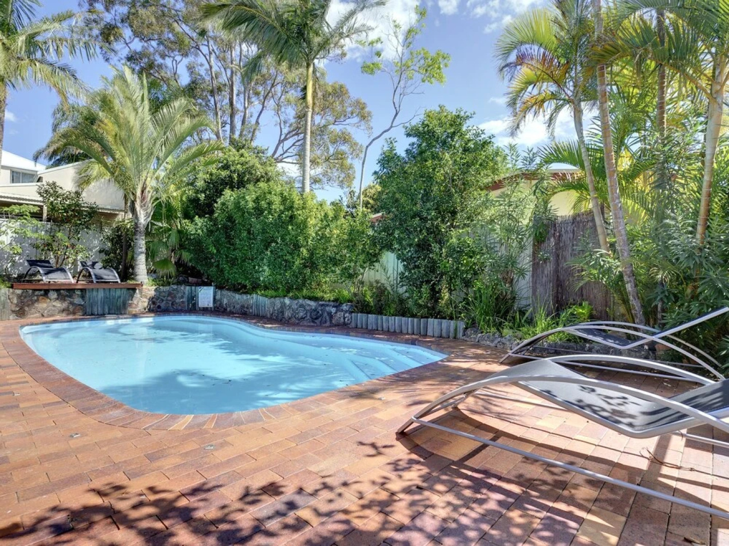 Beach and Bay, 121 Shoal Bay Road