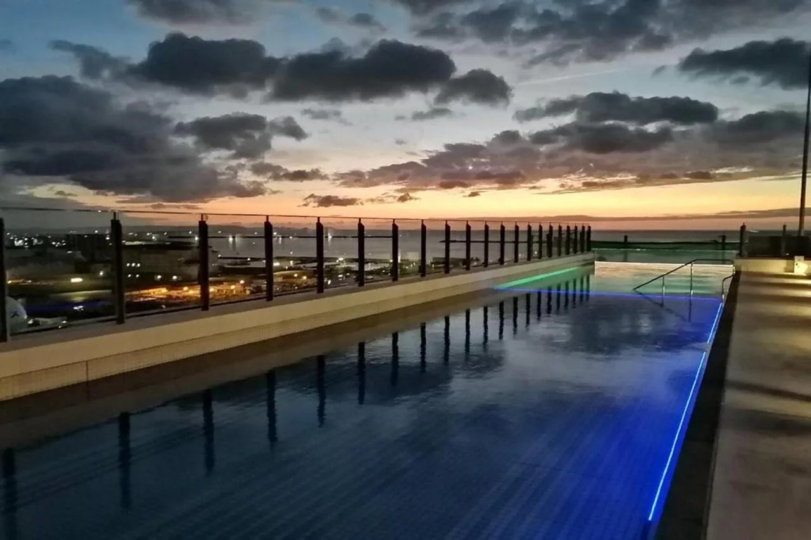 HOTEL SANSUI NAHA Ryukyu Onsen Naminoue-No-Yu