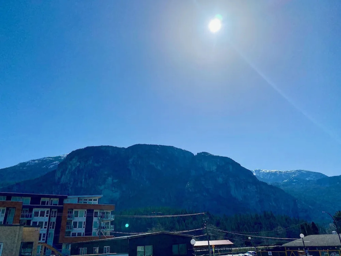 Crash Hotel Squamish