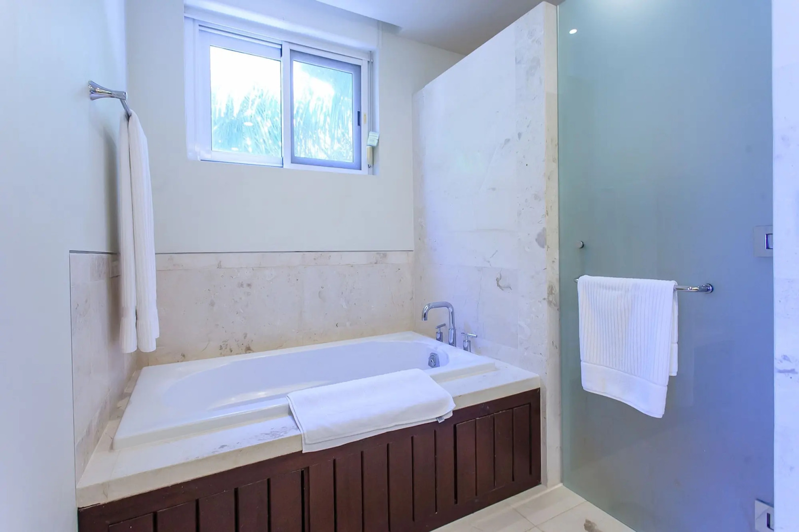 Okol Paraiso by Riviera Rentals