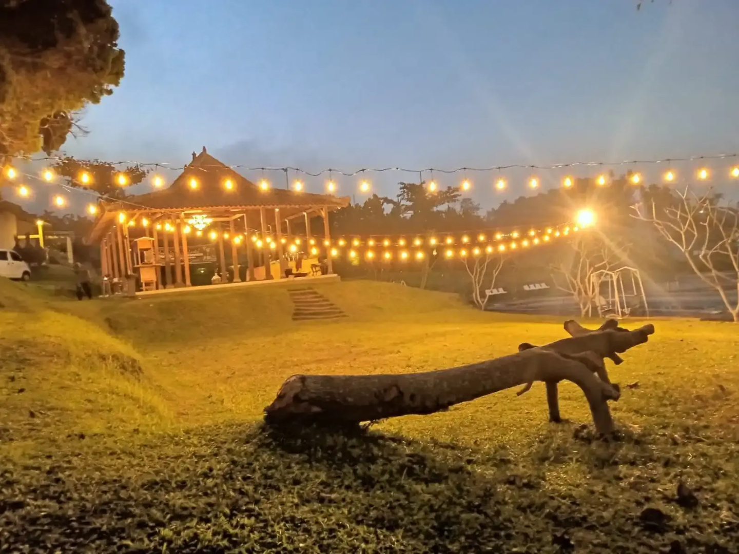 The Bandungan Hotel & Convention