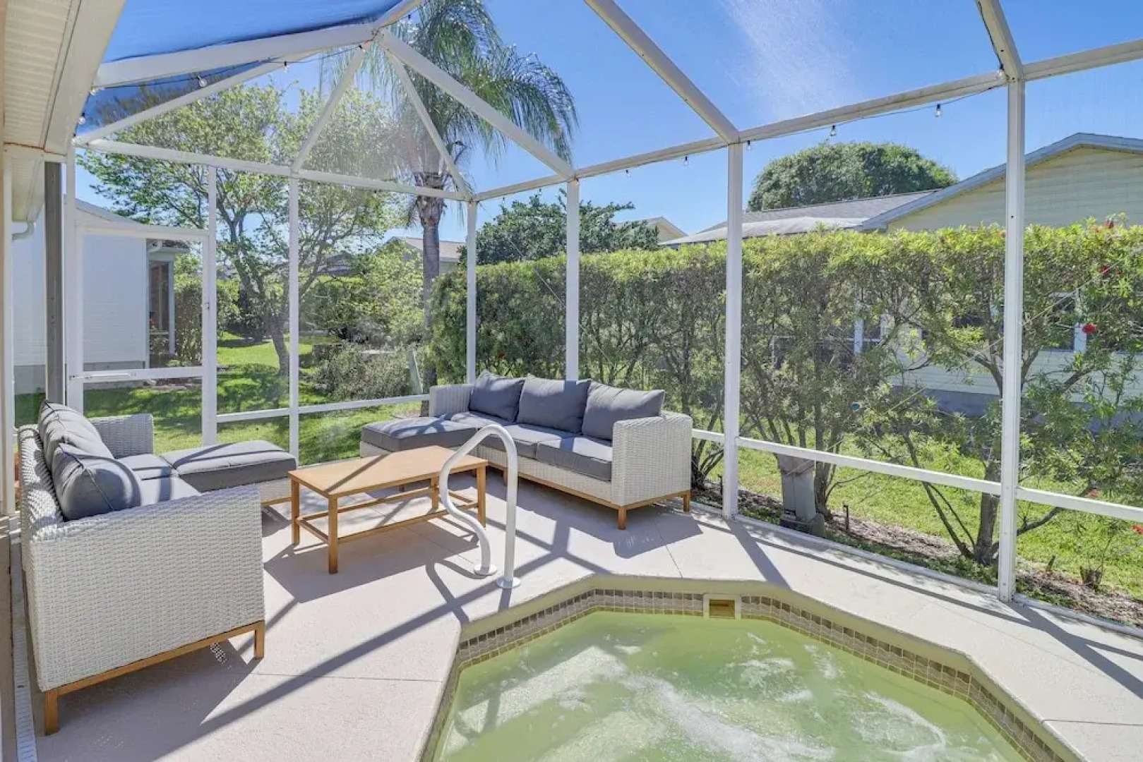 Renovated Home in The Villages w/ Lanai, Golf Cart