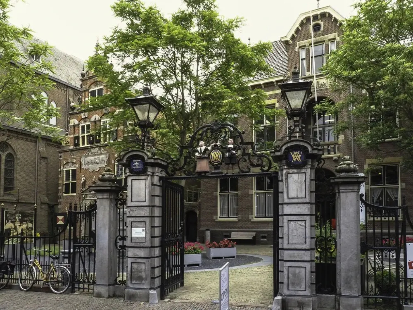 Luxurious Holiday Home in Enkhuizen With Parking