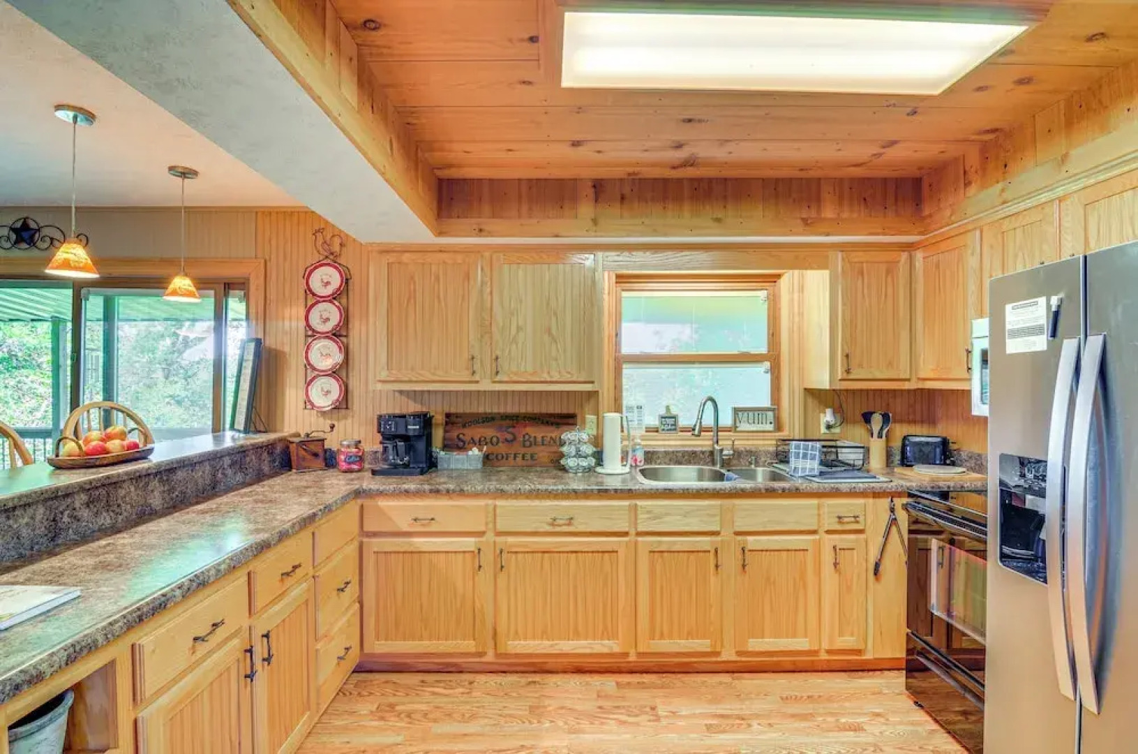 4 Mi to Cumberland River: Cabin w/ Deck & Fire Pit