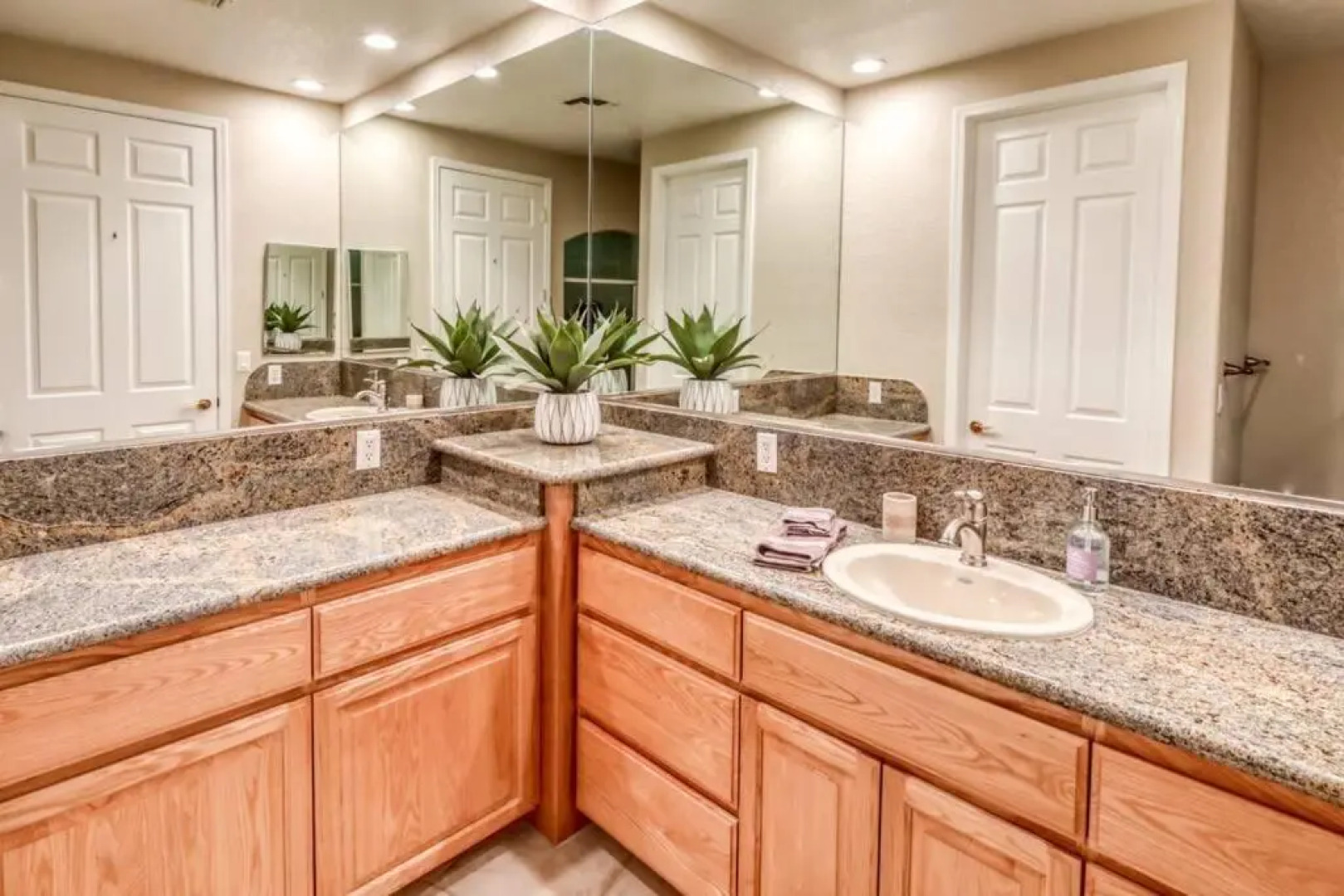 360 Lake Havasu Views with Pool & BBQ!