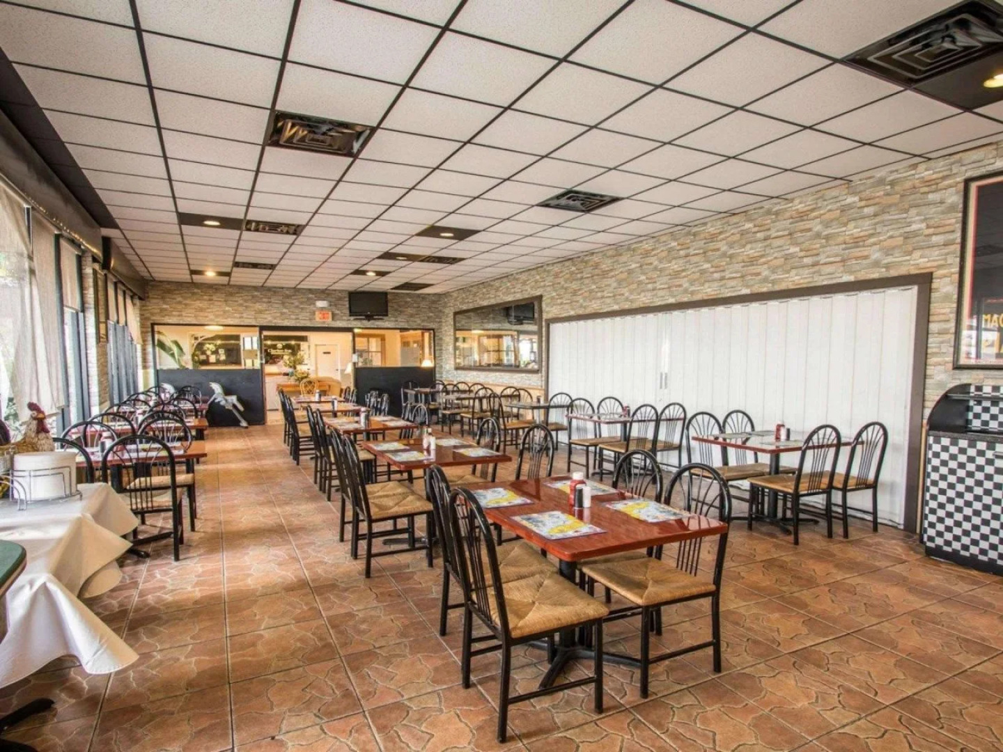 Days Inn by Wyndham Stuart