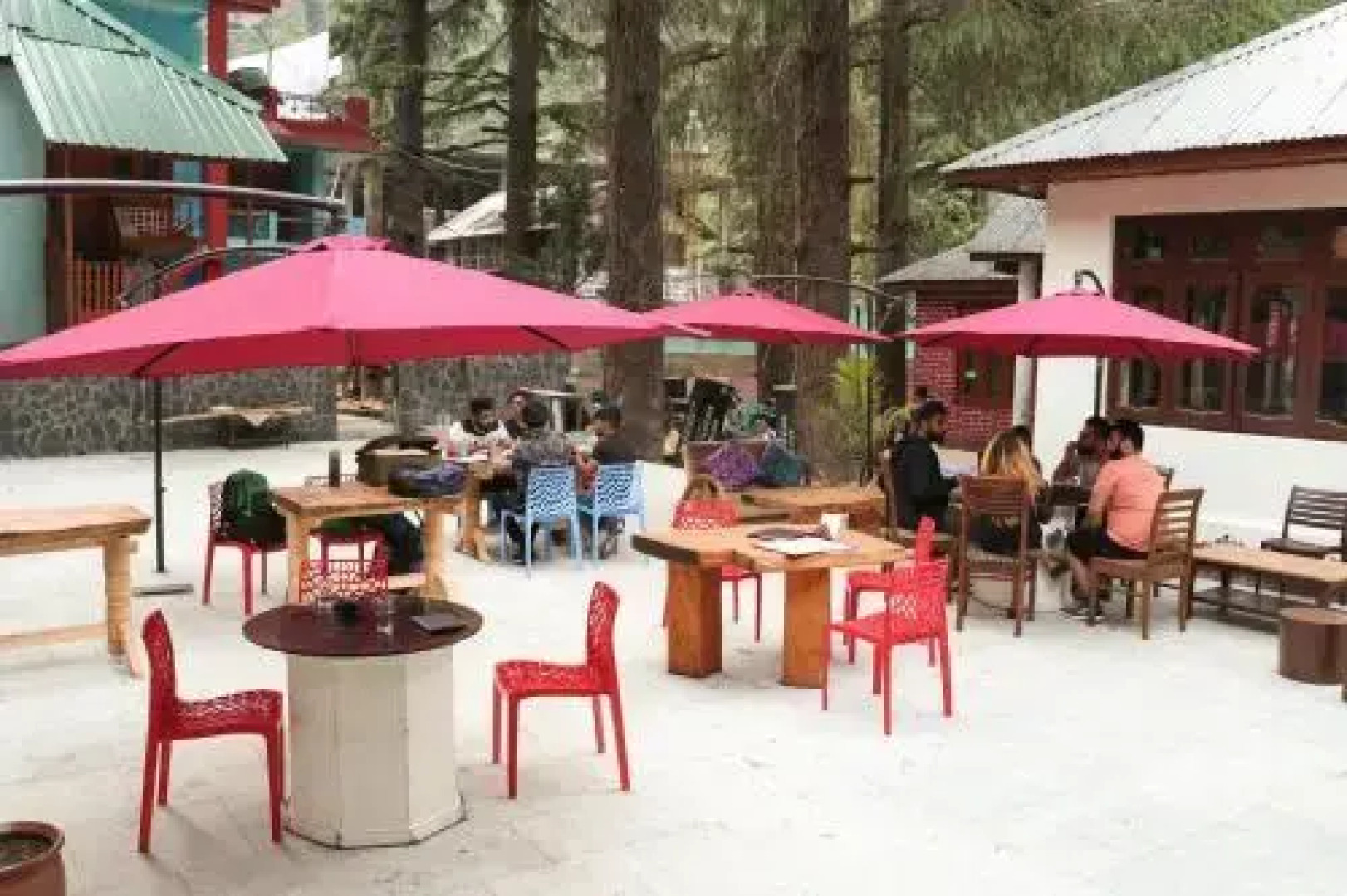 The Rainbow Inn & Cafe