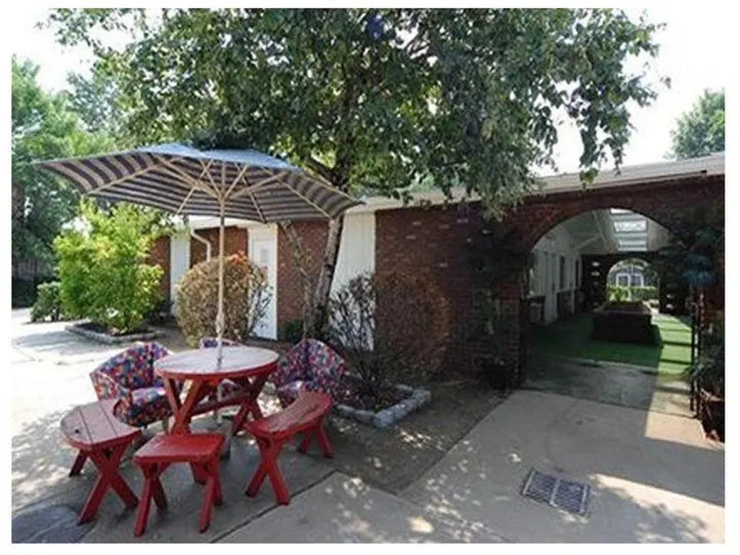 Travelodge by Wyndham Bay Shore Long Island