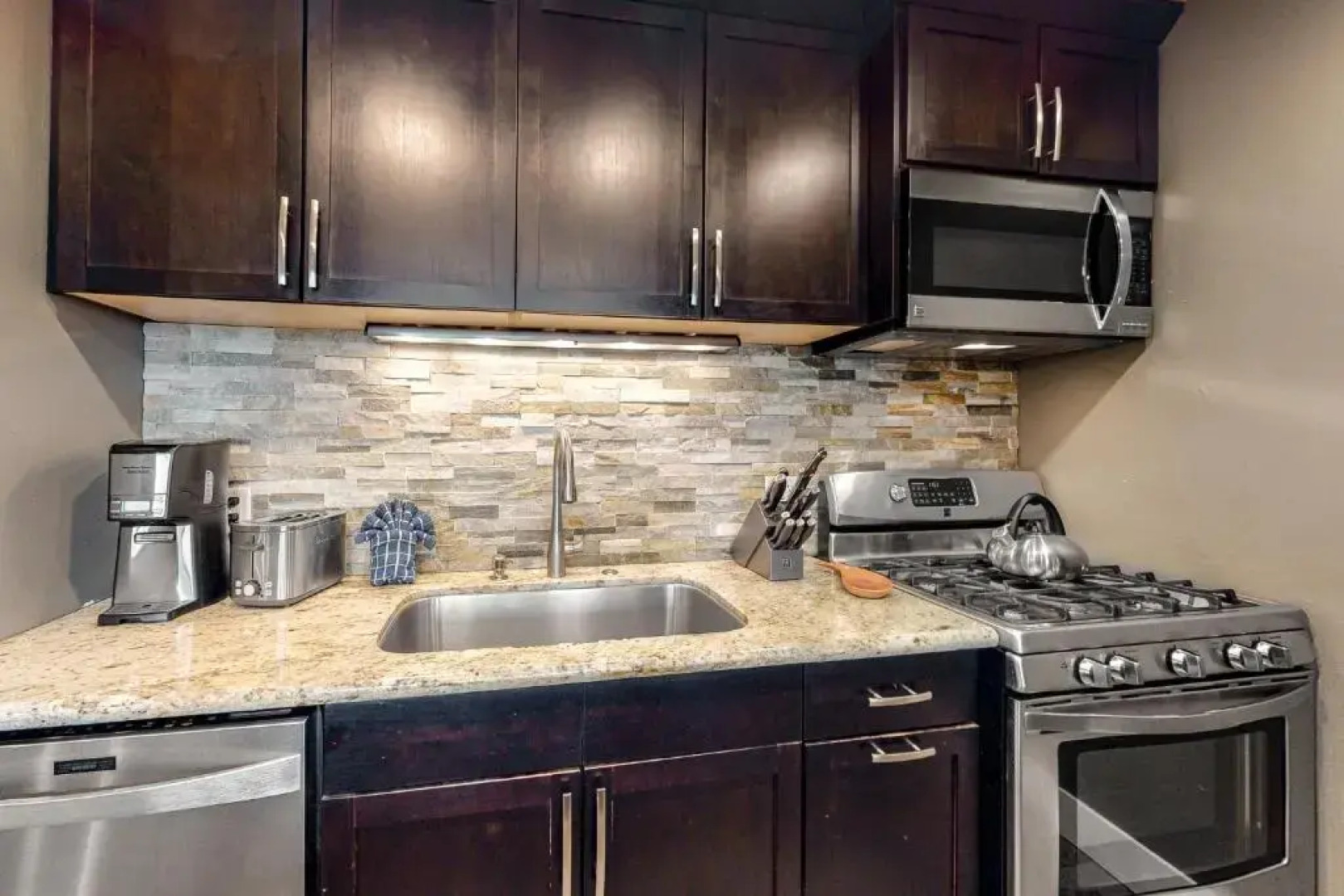 Hotel Style Room In The Timber Creek Lodge 1 Bedroom Condo by Redawning