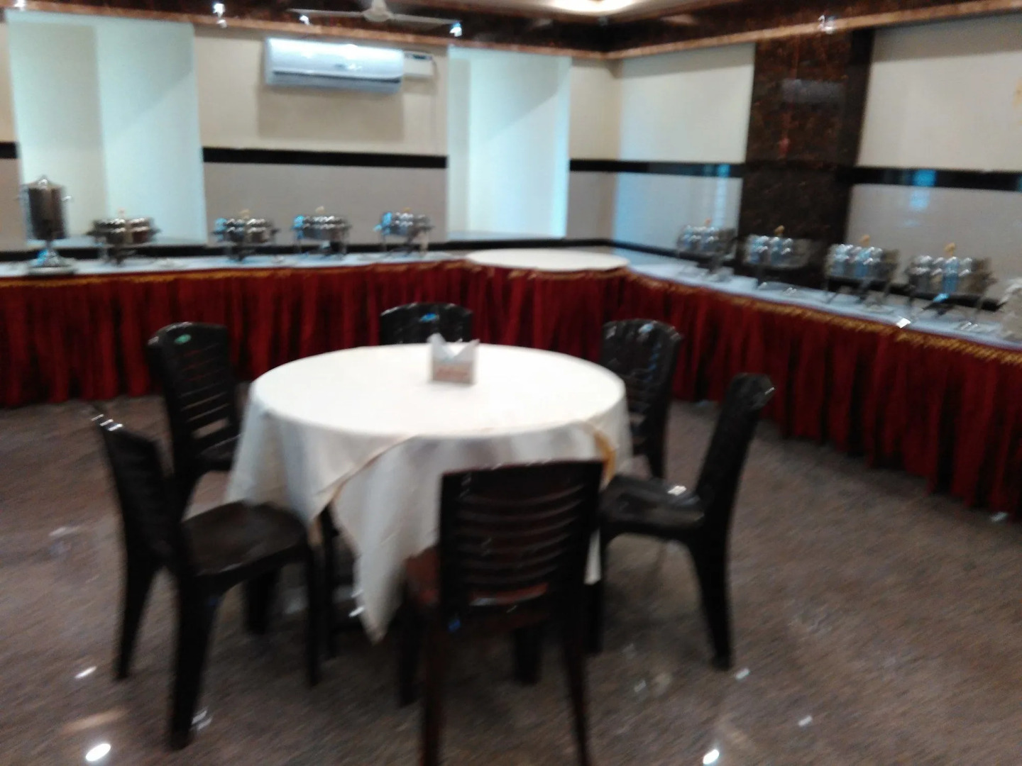 Hotel Raj Vista - Suites & Convention