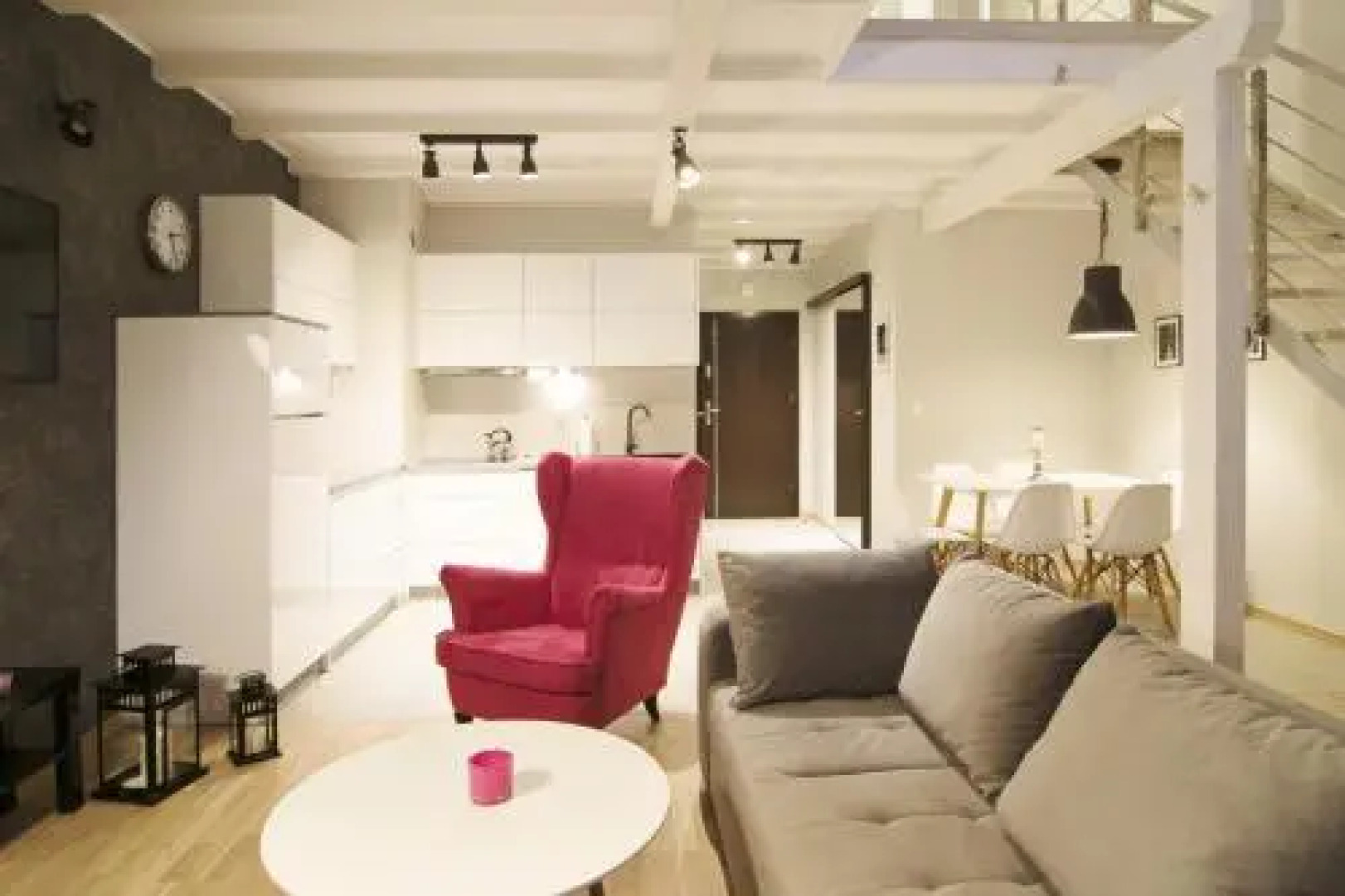 Apartament Czerwone Maki Tęczowe Wzgórze