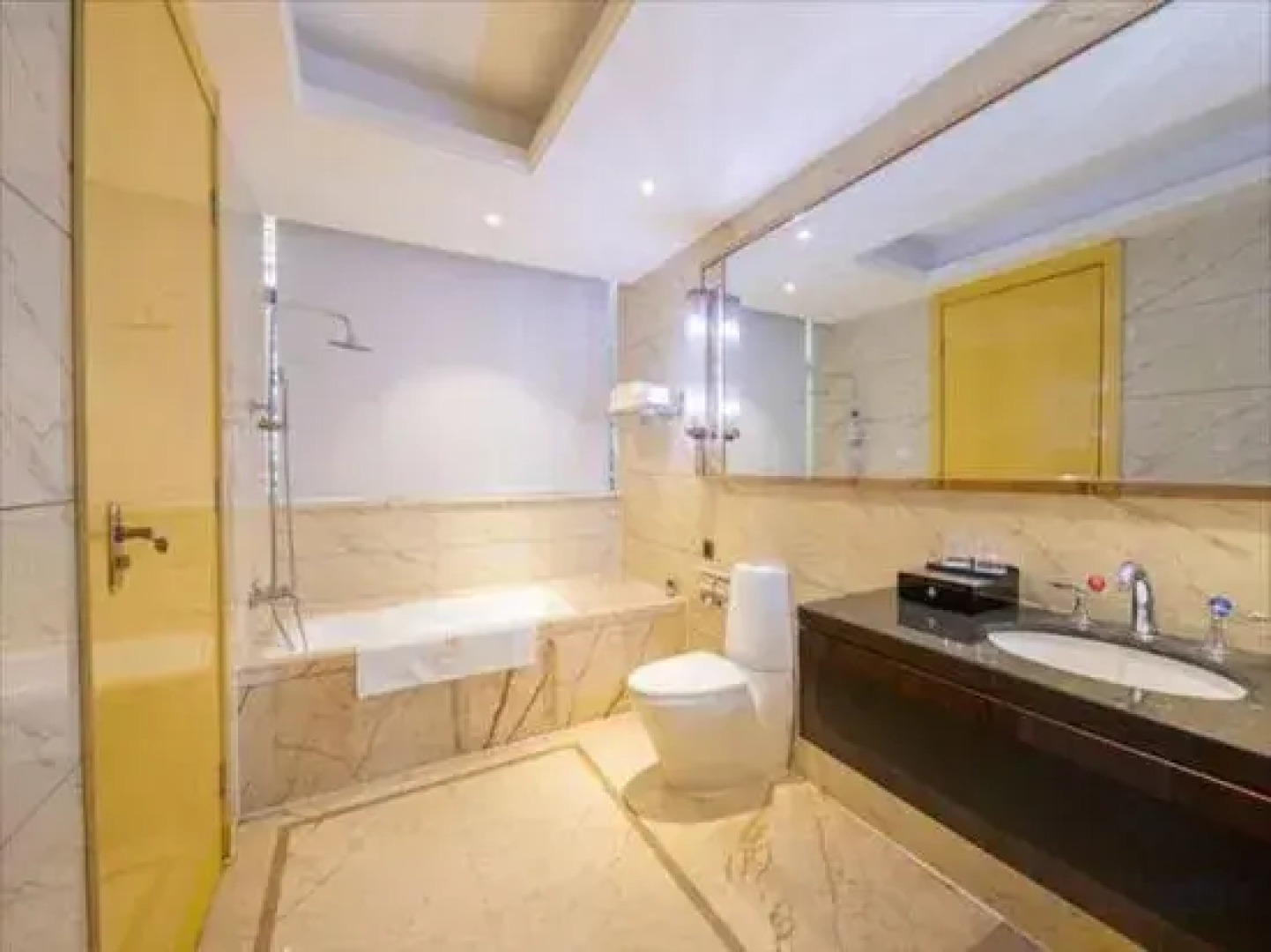 Holiday Islands Hotel