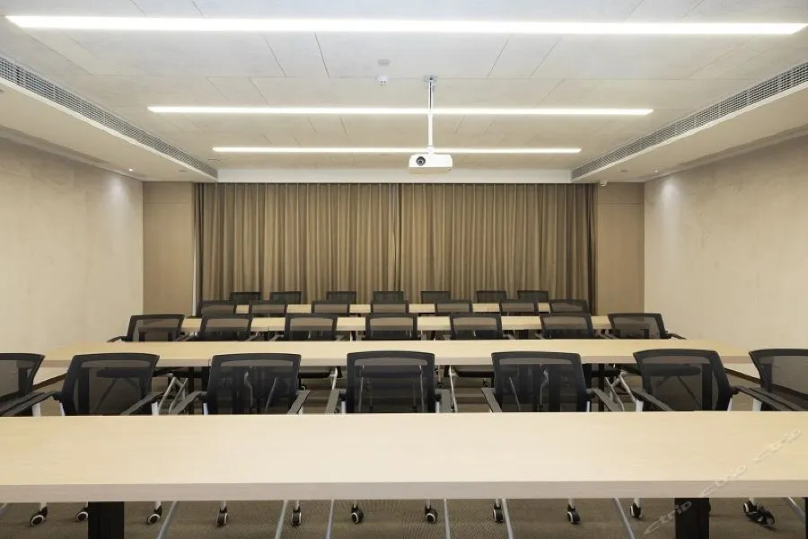 Atour Hotel Changxing Central Plaza Huzhou