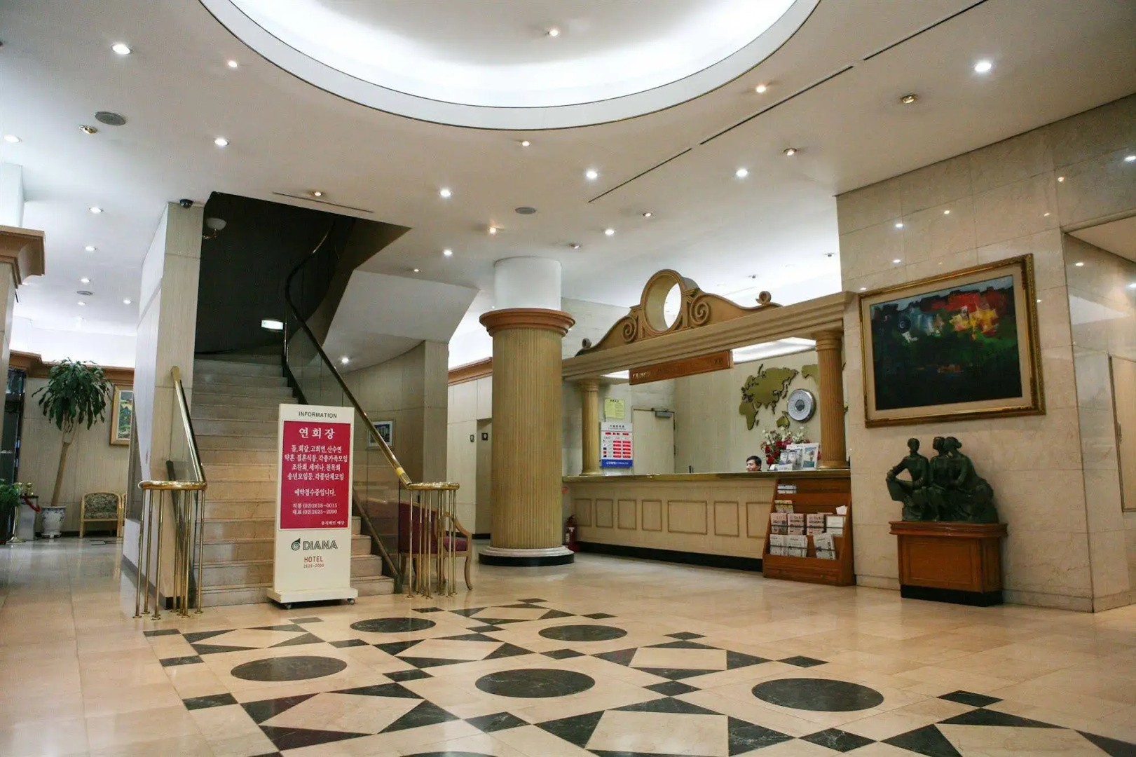 Hotel Diana