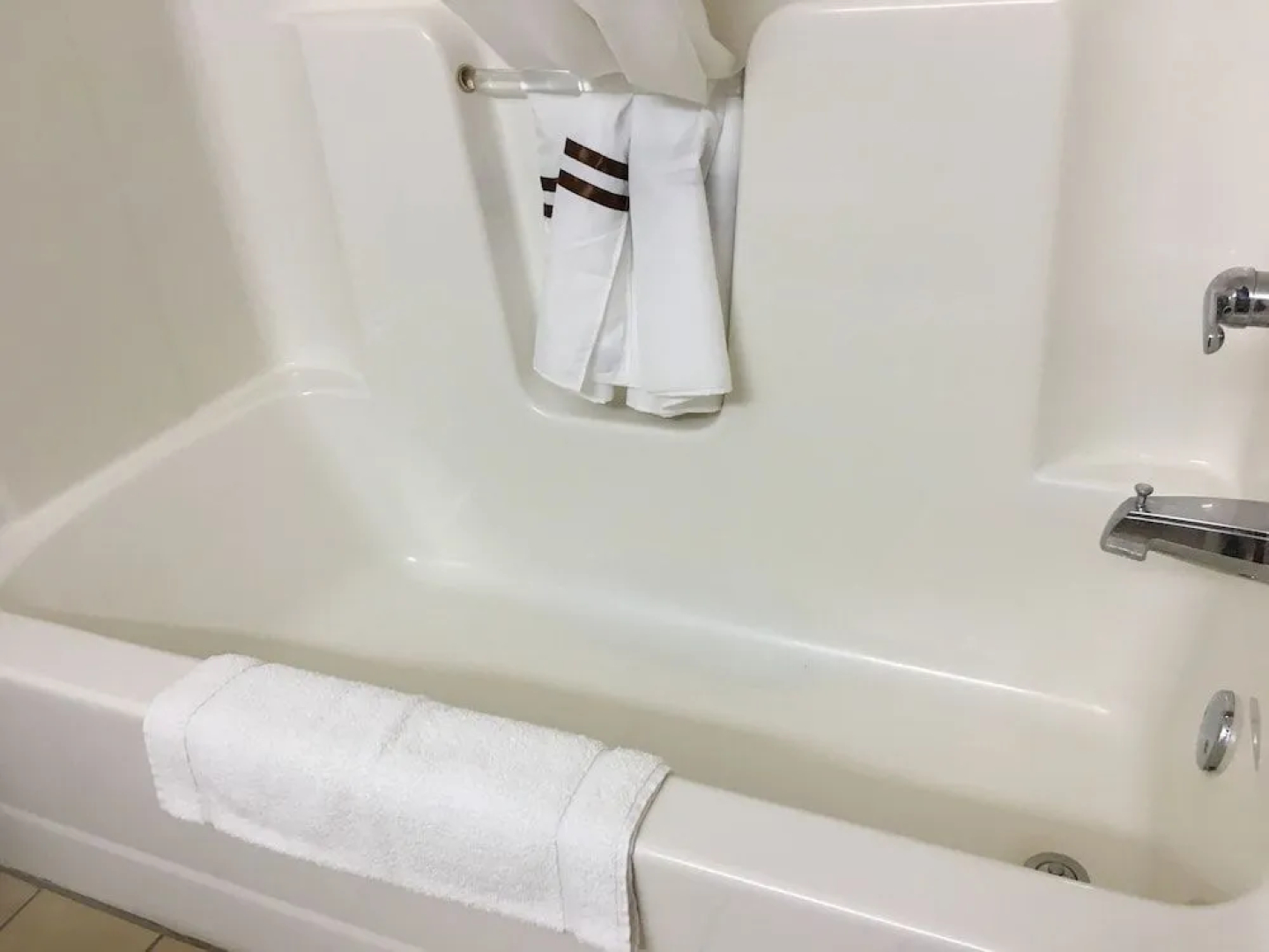 Norwood Inn & Suites