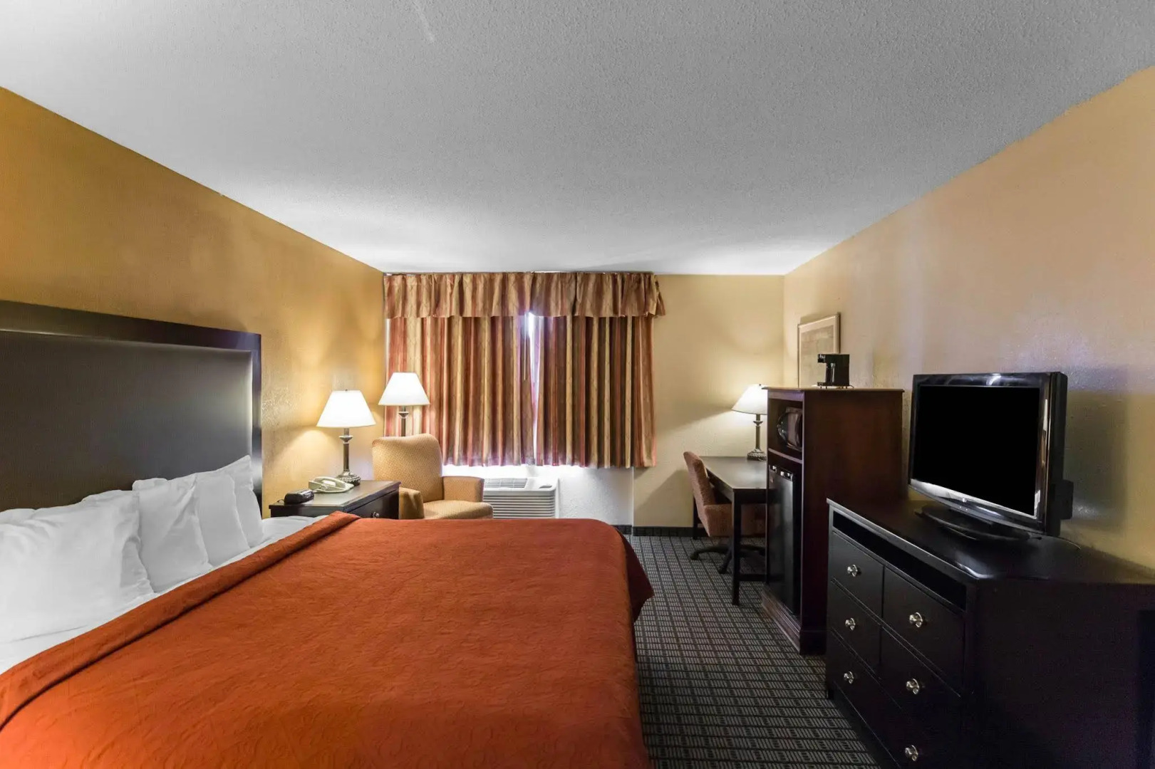 AmericInn by Wyndham Cedar Rapids North