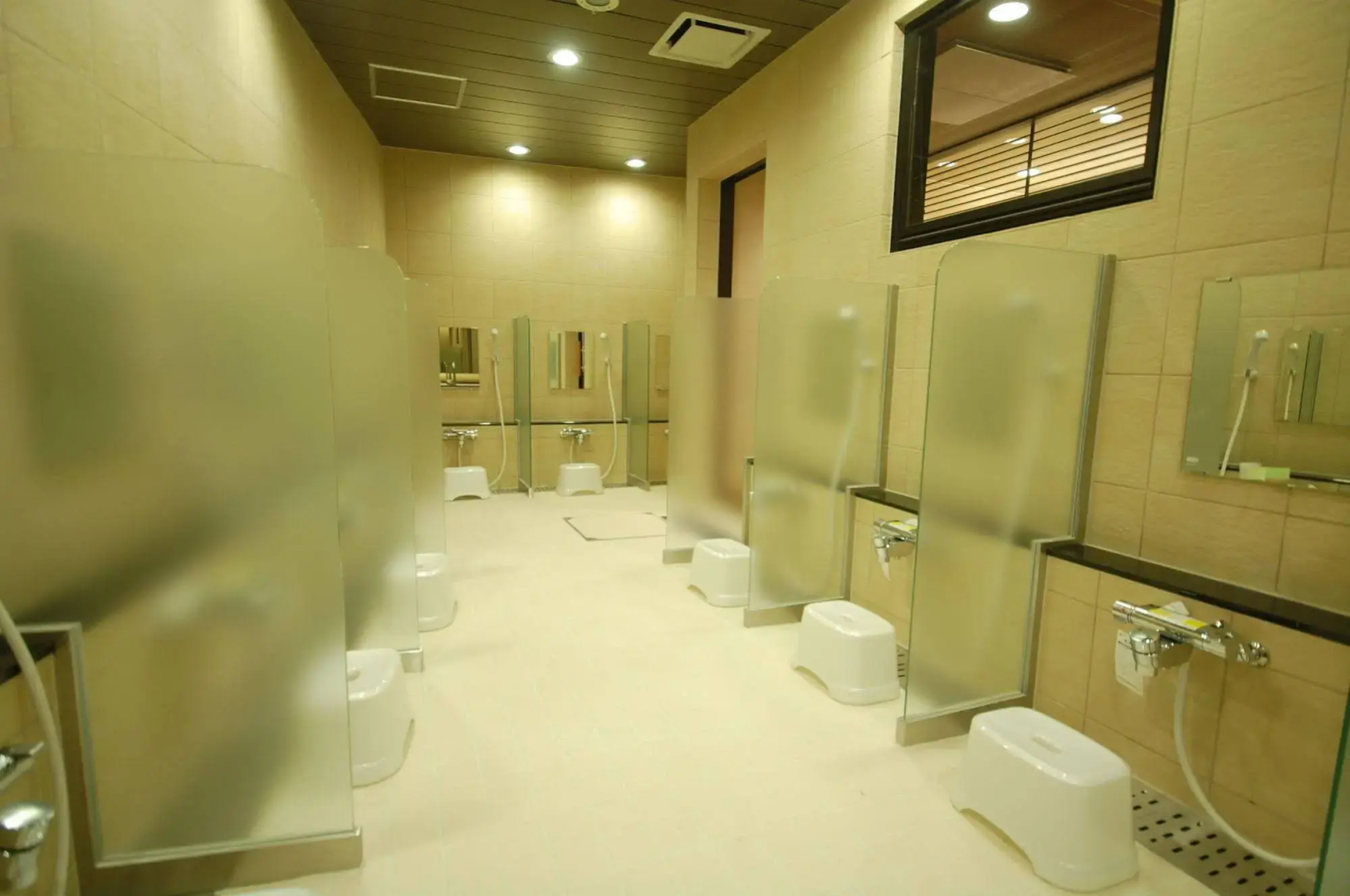 Anshin Oyado Shimbashi - Caters to Men