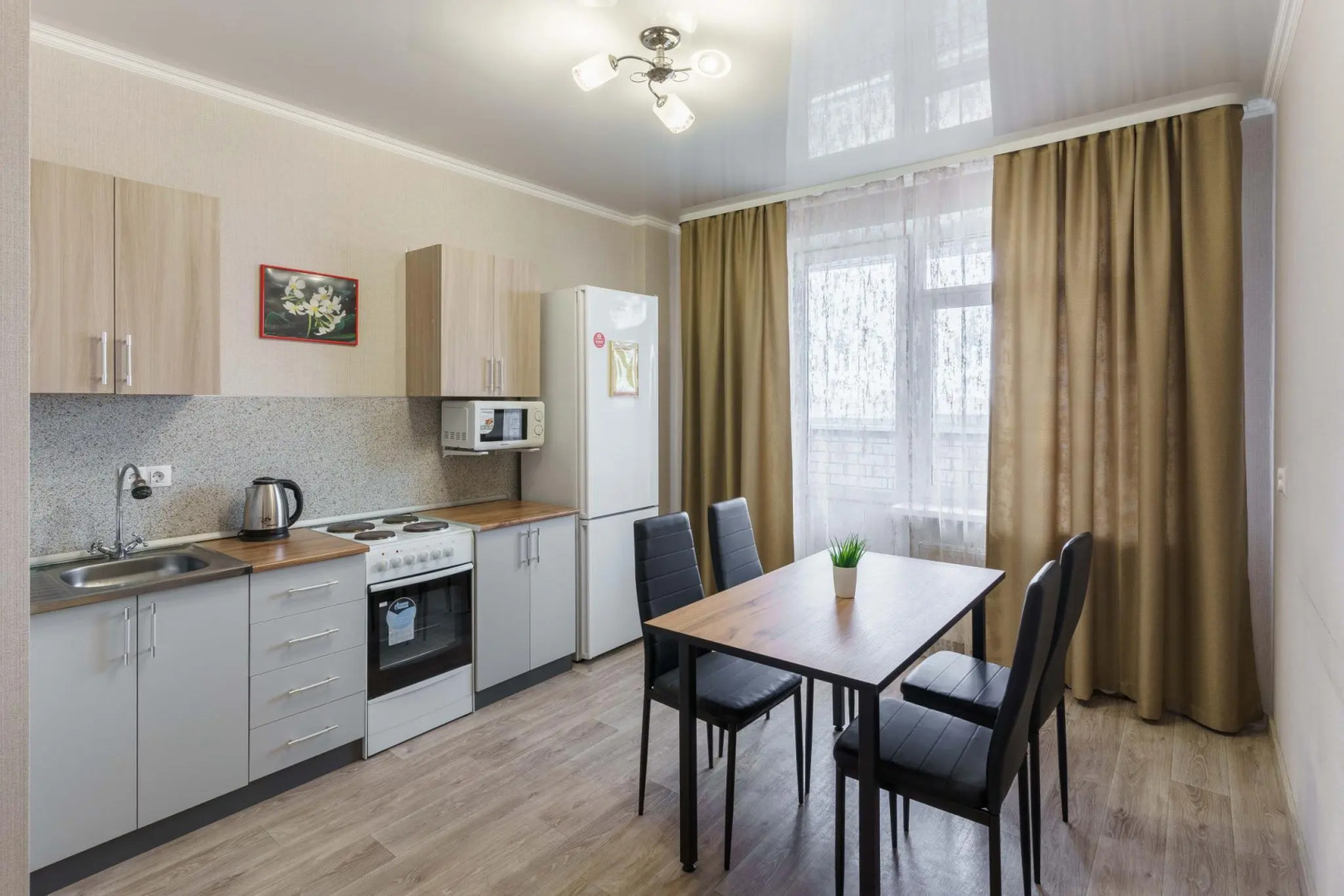 Central Park (Централ Парк) на проезде Геологоразведчиков