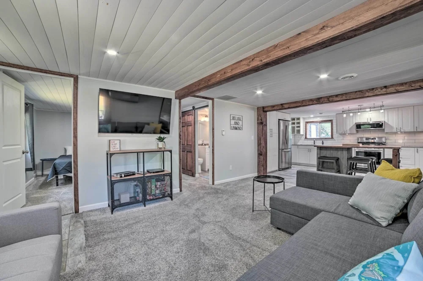 Prudenville Retreat w/ Yard ~ 1 Mi to Lake!