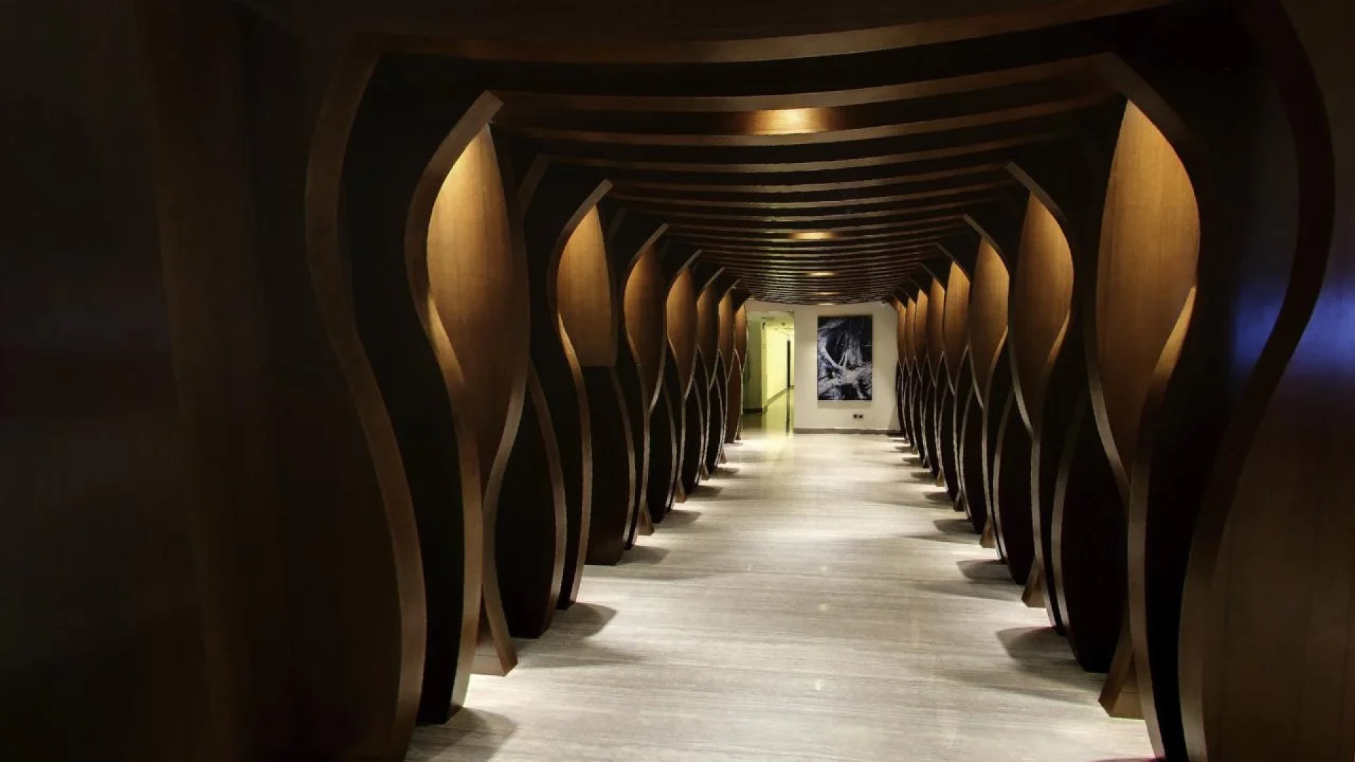 Flora by Crossroads Hotel