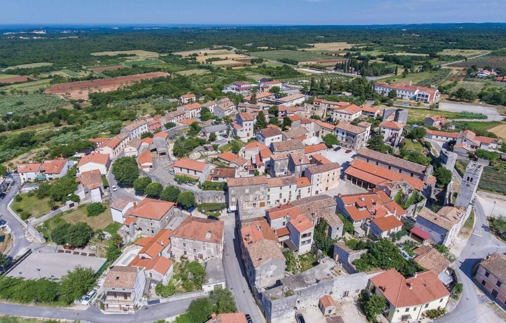 Amazing Home in Vosteni With 3 Bedrooms and Outdoor Swimming Pool