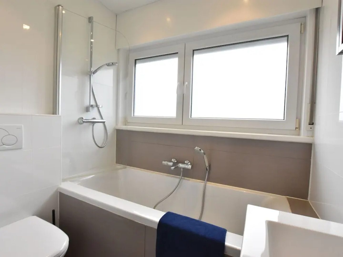 Secluded Holiday Home in Oostende with Garden