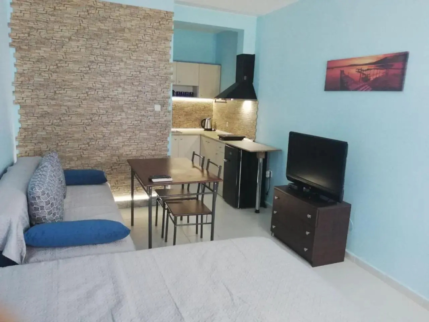 The Blue Studio ~ In a complex next to the beach